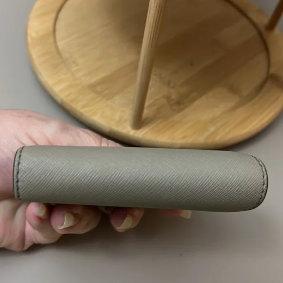 TORY BURCH EMERSON LEATHER WALLET - Picture 5 of 11